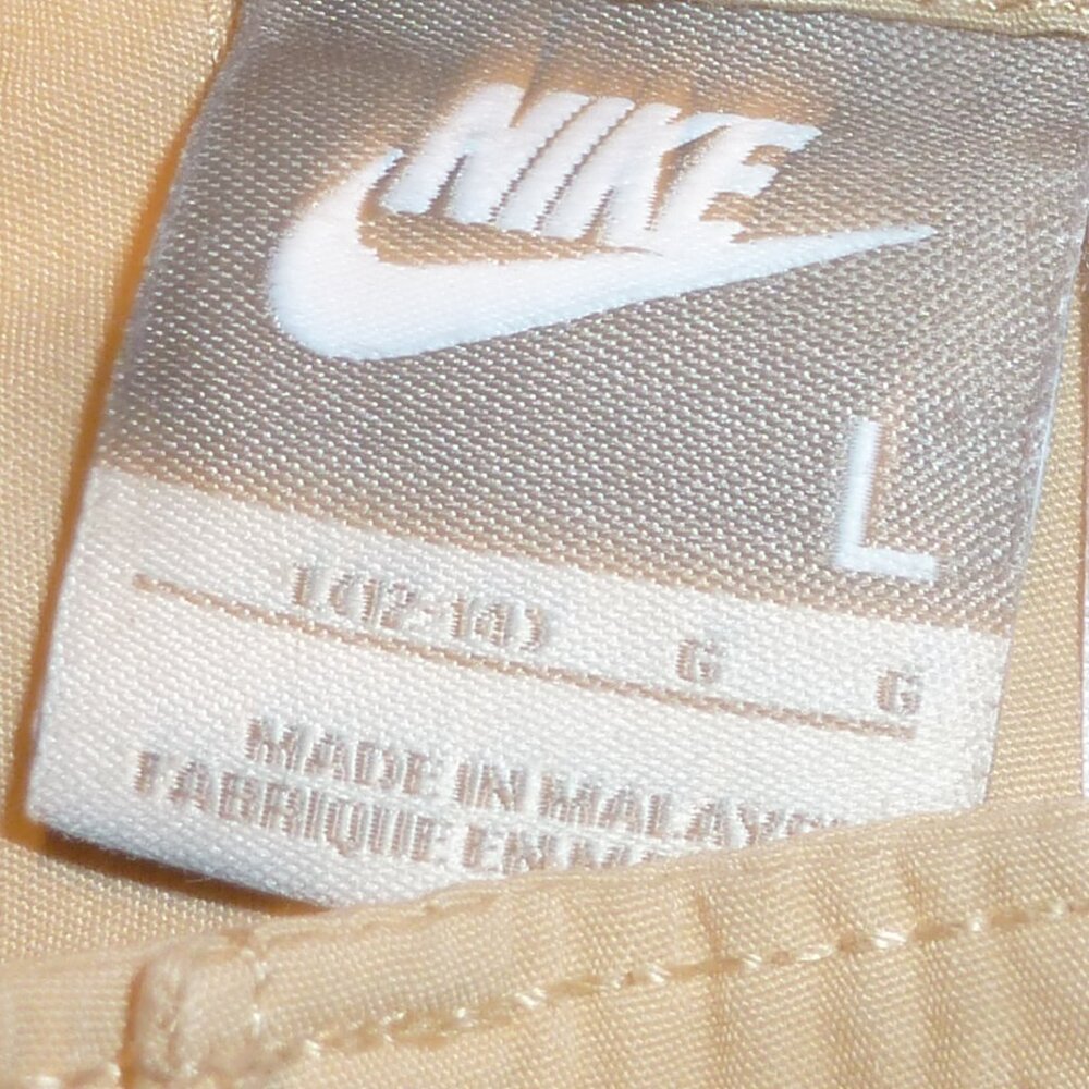 Nike Cropped Pants with pockets /Khaki capris Sz Large - Picture 7 of 11